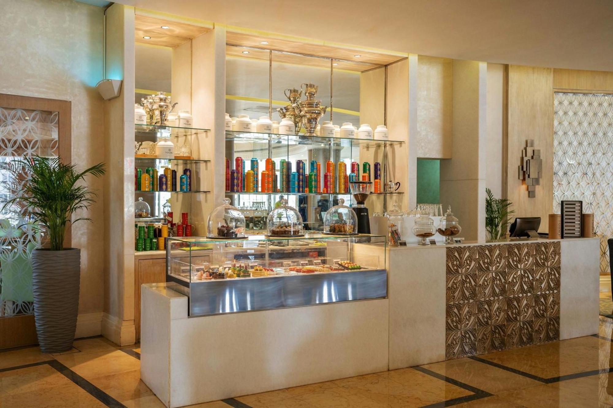 Al Habtoor Grand Resort, Autograph Collection Dubai Esterno foto The lobby bar