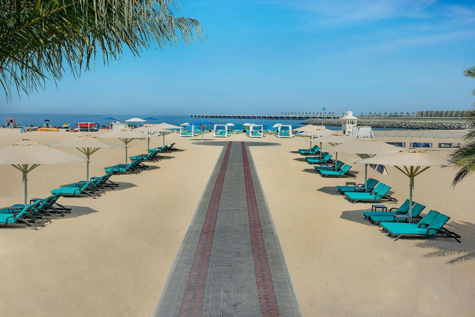 Al Habtoor Grand Resort, Autograph Collection Dubai Esterno foto The beach at the InterContinental Hotel
