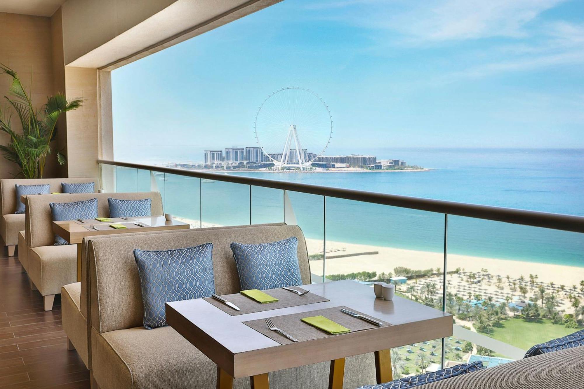 Al Habtoor Grand Resort, Autograph Collection Dubai Esterno foto View of the Palm Jumeirah from the Westin