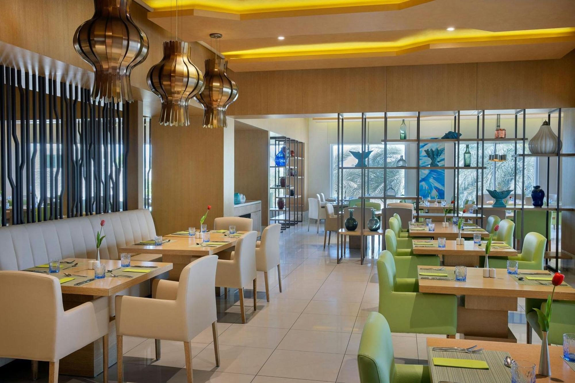 Al Habtoor Grand Resort, Autograph Collection Dubai Esterno foto The restaurant