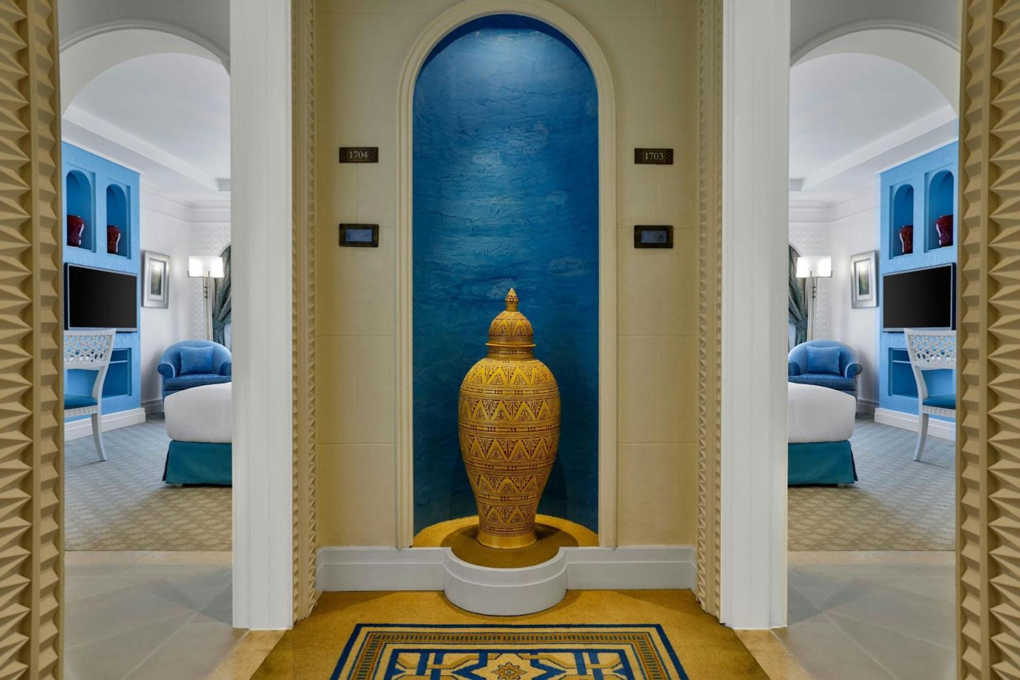 Al Habtoor Grand Resort, Autograph Collection Dubai Esterno foto A suite at the Jumeirah Atlantis