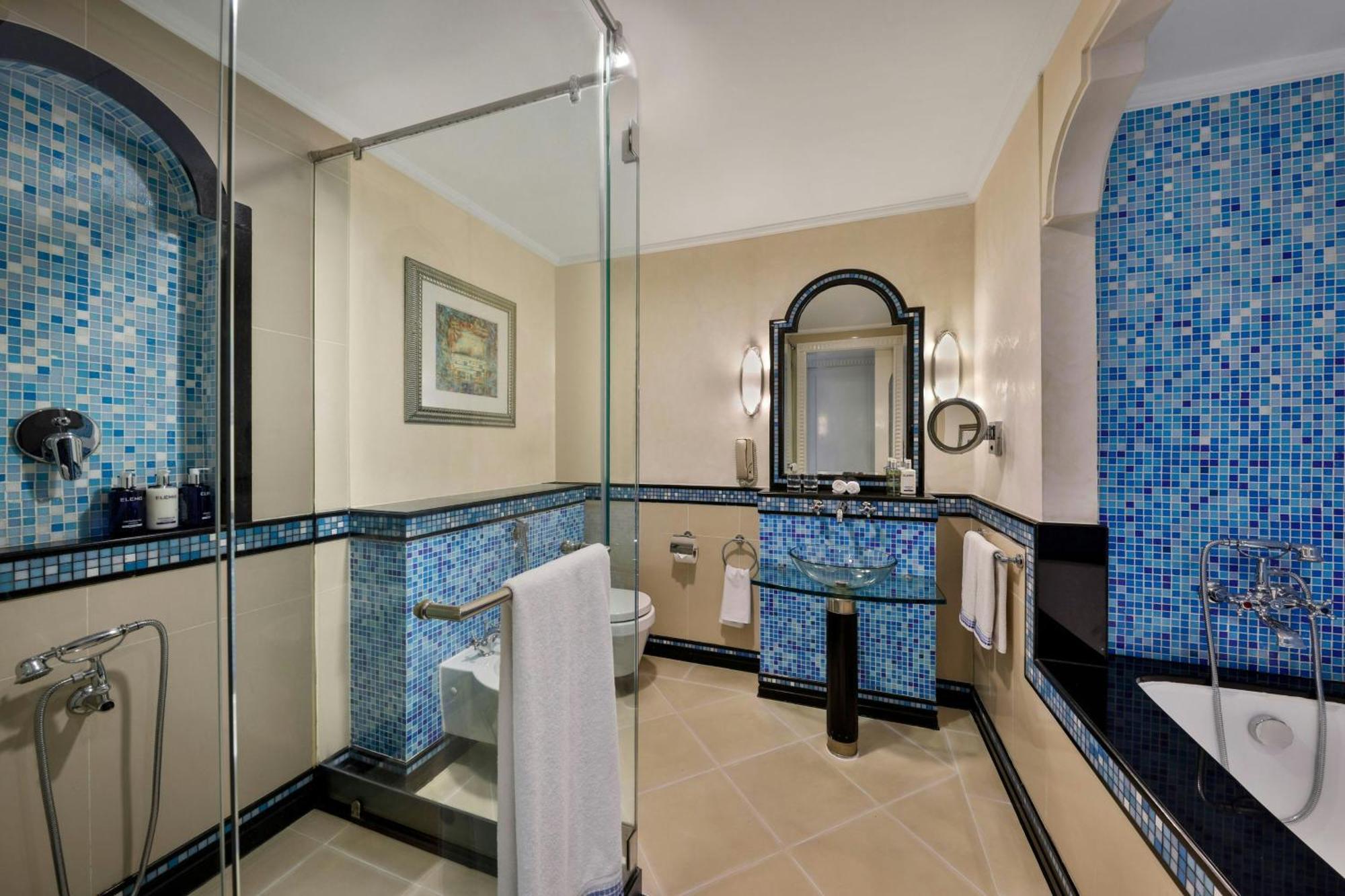 Al Habtoor Grand Resort, Autograph Collection Dubai Esterno foto Bathroom