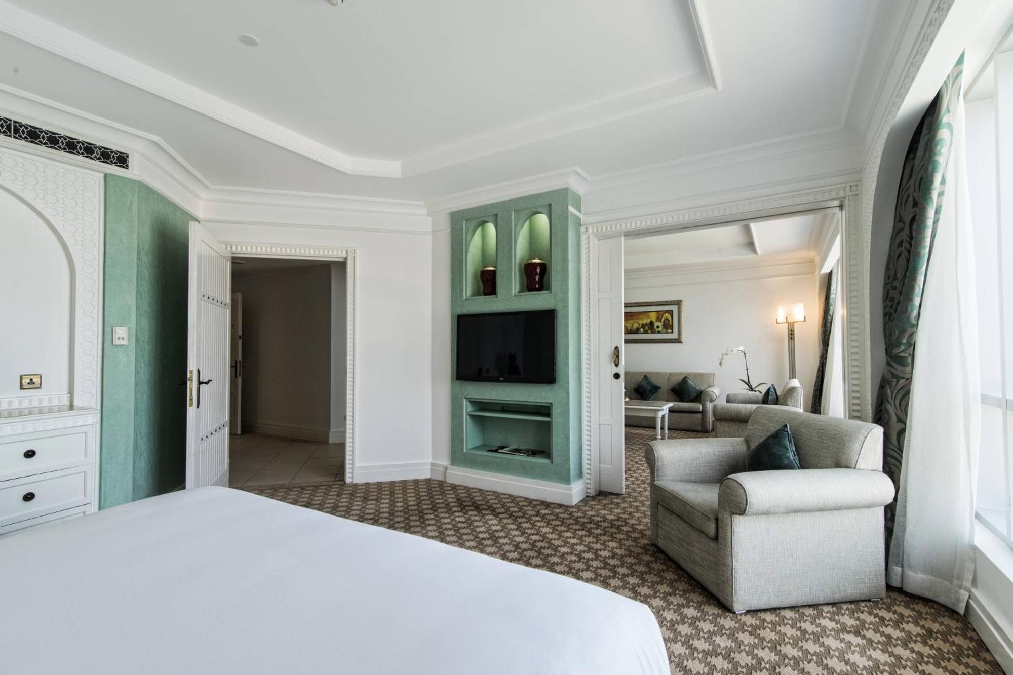 Al Habtoor Grand Resort, Autograph Collection Dubai Esterno foto Suite