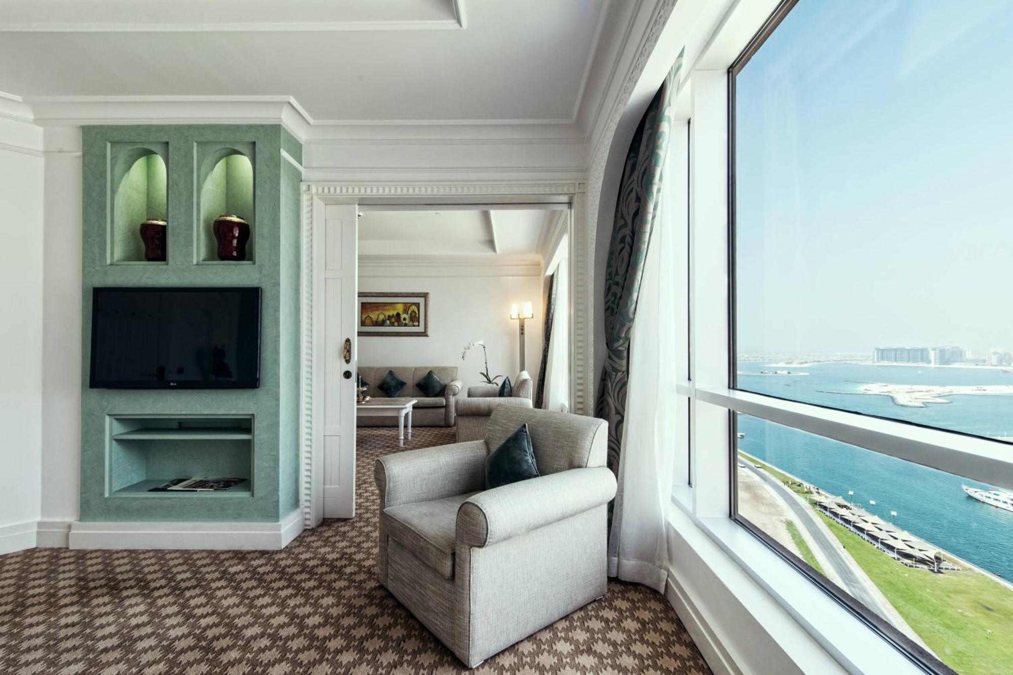 Al Habtoor Grand Resort, Autograph Collection Dubai Esterno foto A suite at the hotel