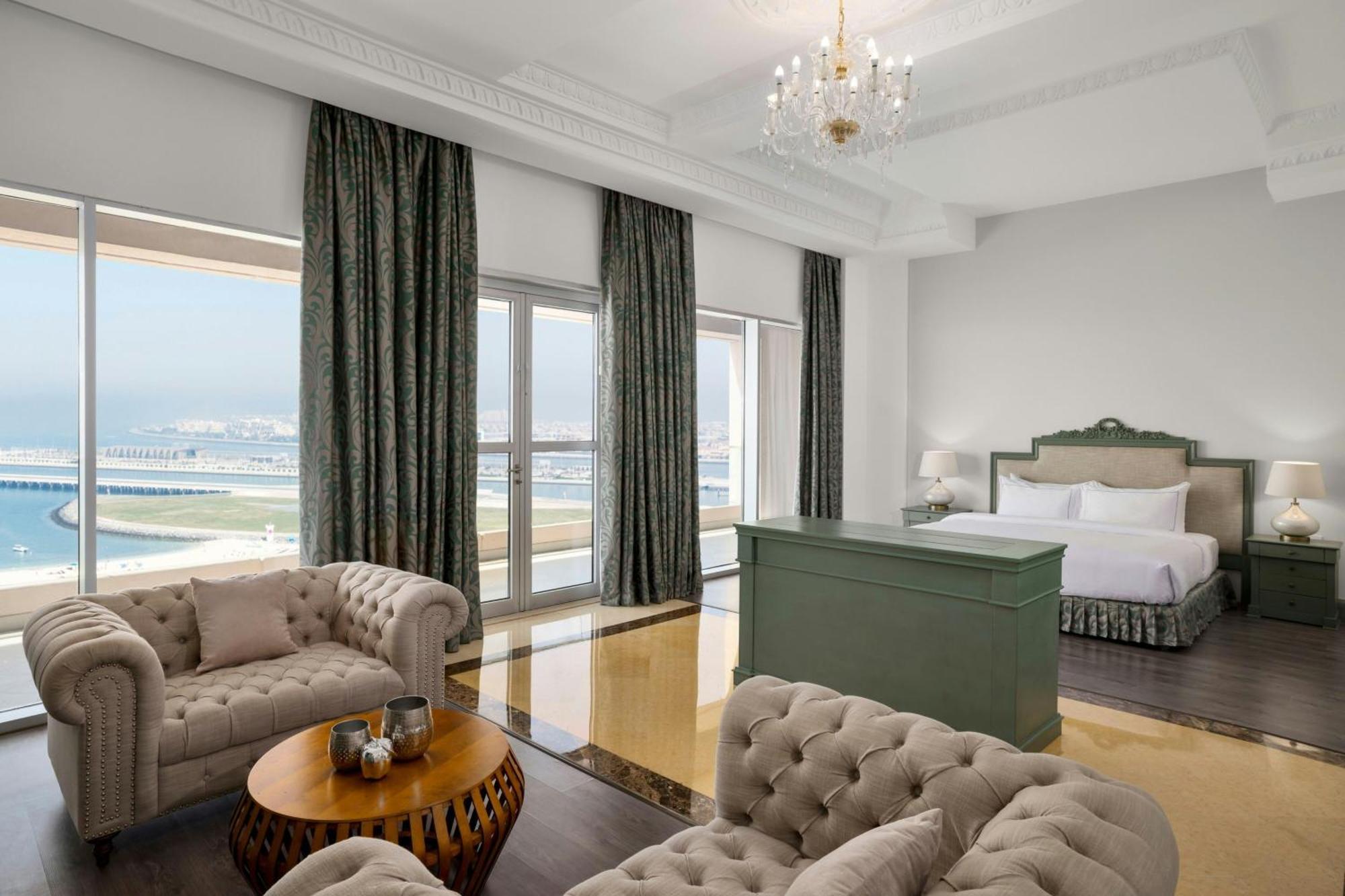 Al Habtoor Grand Resort, Autograph Collection Dubai Esterno foto A bedroom at the hotel