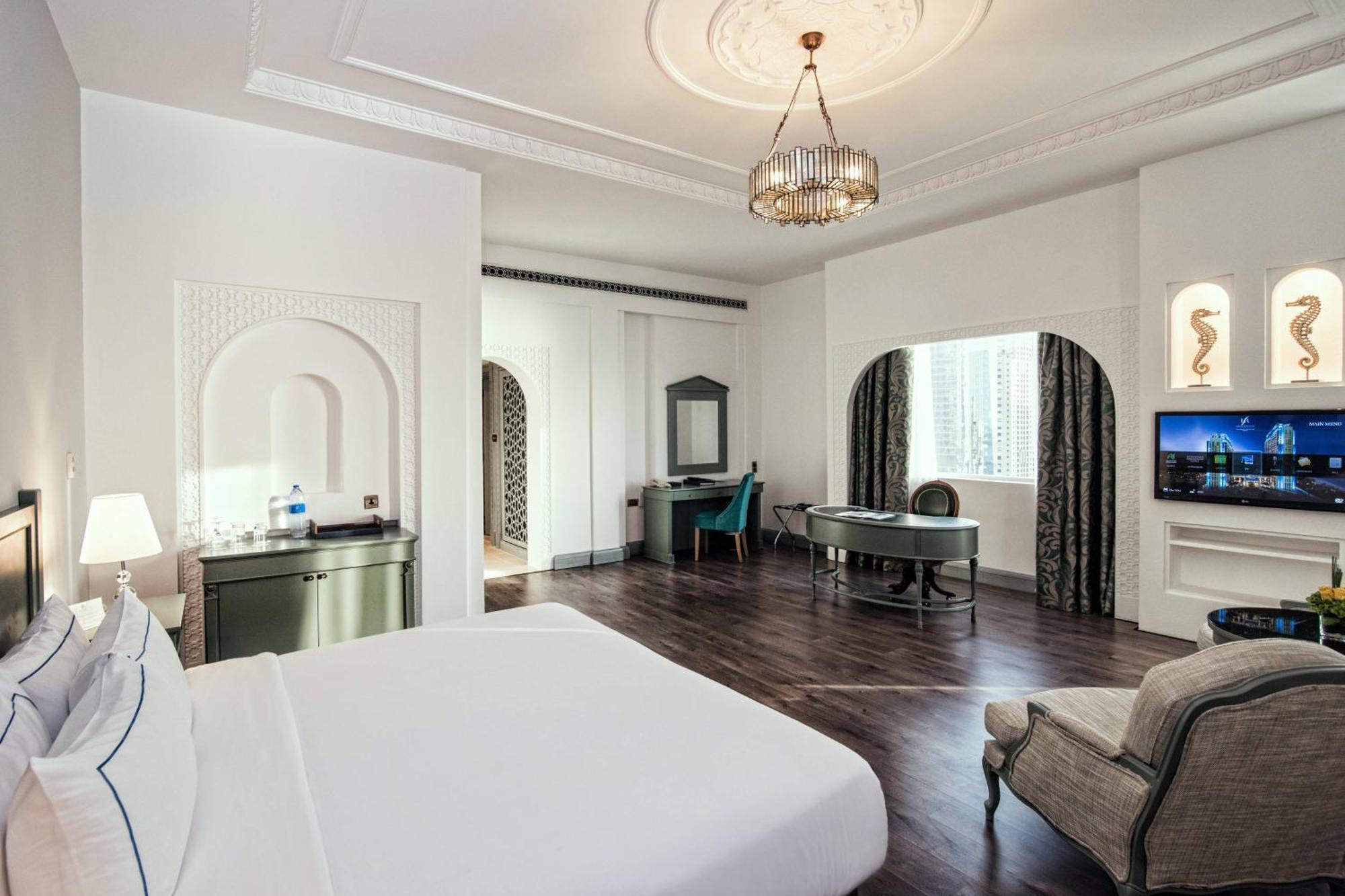 Al Habtoor Grand Resort, Autograph Collection Dubai Esterno foto A suite at the hotel